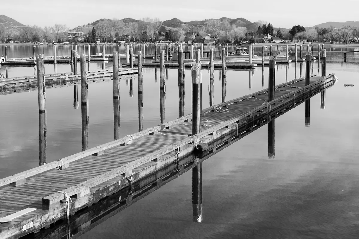 Floating Dock vs. Fixed Dock: Which Is Right for Your Shoreline?